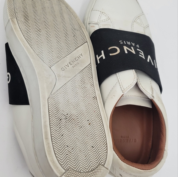 AUTHENTIC GIVENCHY WOMEN'S LOGO SNEAKERS SIZE 36.5 - Picture 9 of 10